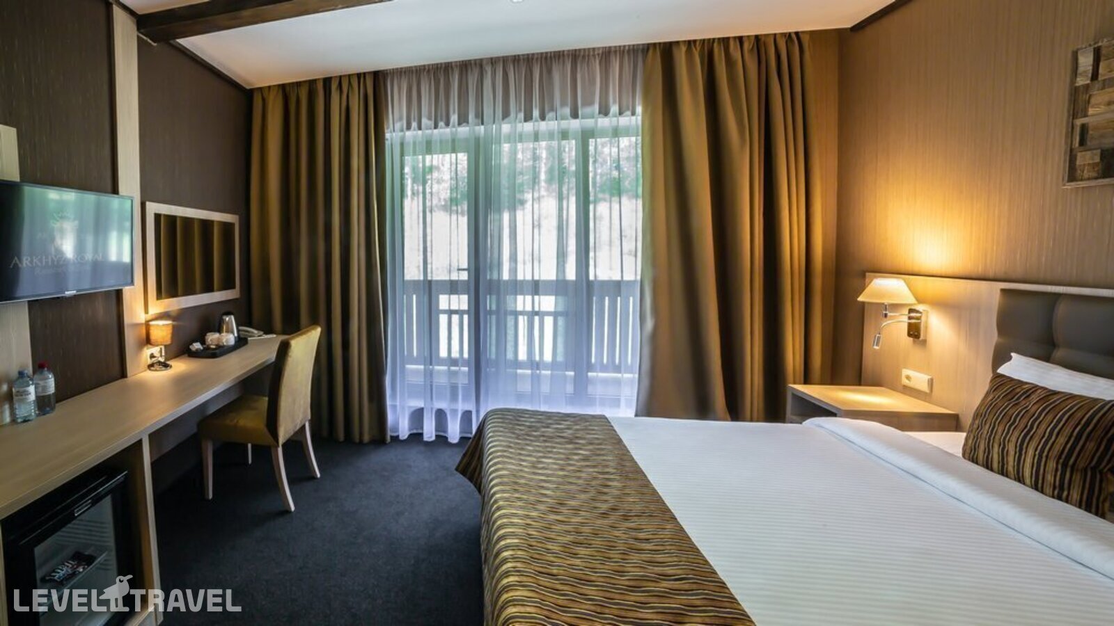 фотографии номера Делюкс отеля Arkhyz Royal Resort & Spa в Россия(Архыз) - фото №1