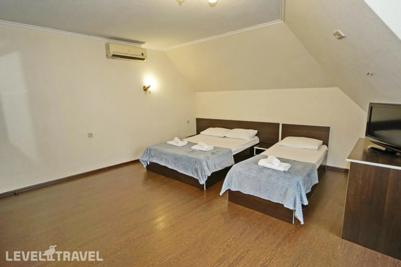 фотографии номера Апартаменты отеля Континент в Россия(Лазаревское) - фото №13