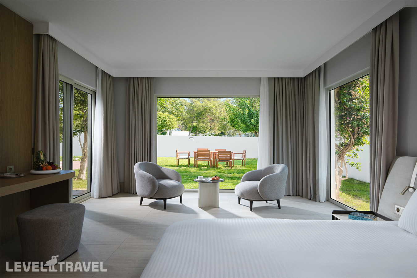 фотографии номера Вилла Aphel Prive (3 спальни) отеля Fashiontv Luxe Resort (Ex. Amara Luxury Resort & Villas) в Турция(Гёйнюк) - фото №1