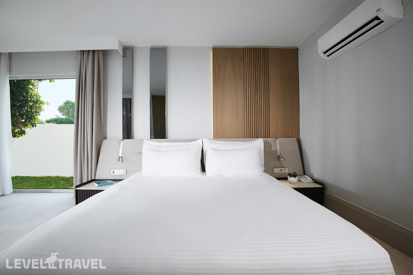фотографии номера Вилла Aphel Prive (3 спальни) отеля Fashiontv Luxe Resort (Ex. Amara Luxury Resort & Villas) в Турция(Гёйнюк) - фото №3