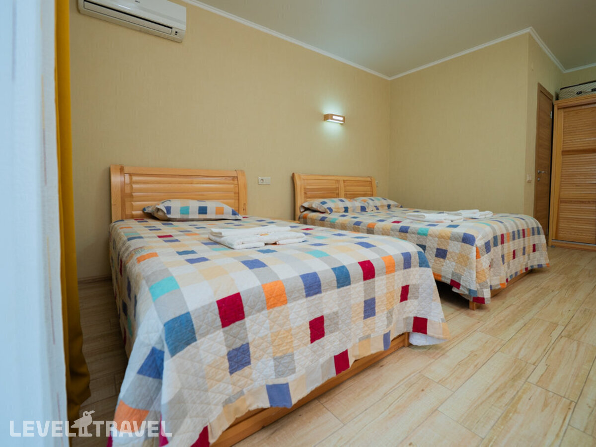 фотографии номера Семейный экономичный отеля Pitsund Cat Hotel в Абхазия(Пицунда) - фото №2