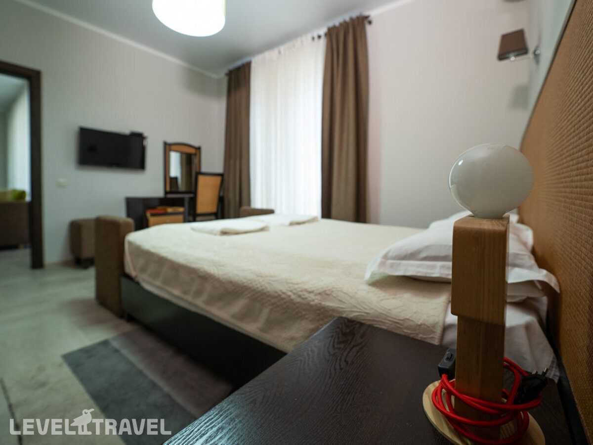 фотографии номера Люкс отеля Pitsund Cat Hotel в Абхазия(Пицунда) - фото №1