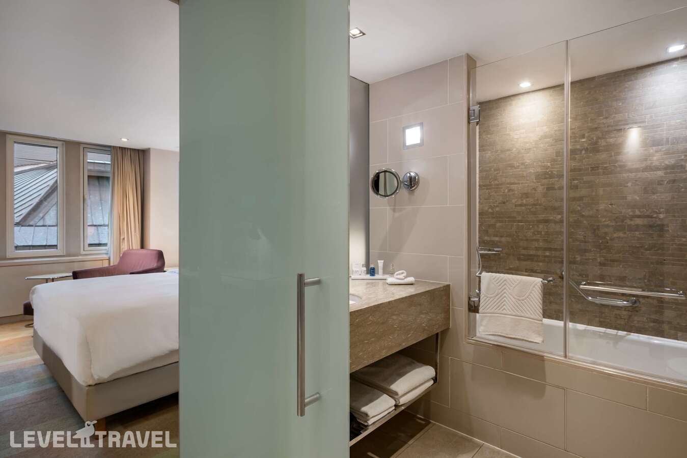 фотографии номера Улучшенный с видом на город отеля Radisson Blu Bosphorus Hotel, Istanbul в Турция(Бешикташ) - фото №3