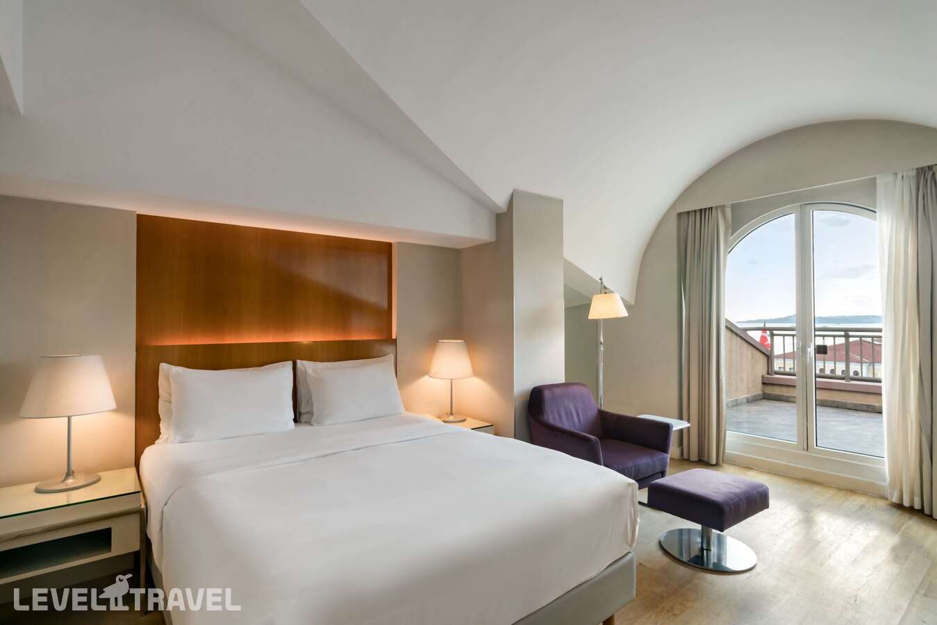 фотографии номера Премиум с террасой и боковым видом на море отеля Radisson Blu Bosphorus Hotel, Istanbul в Турция(Бешикташ) - фото №2