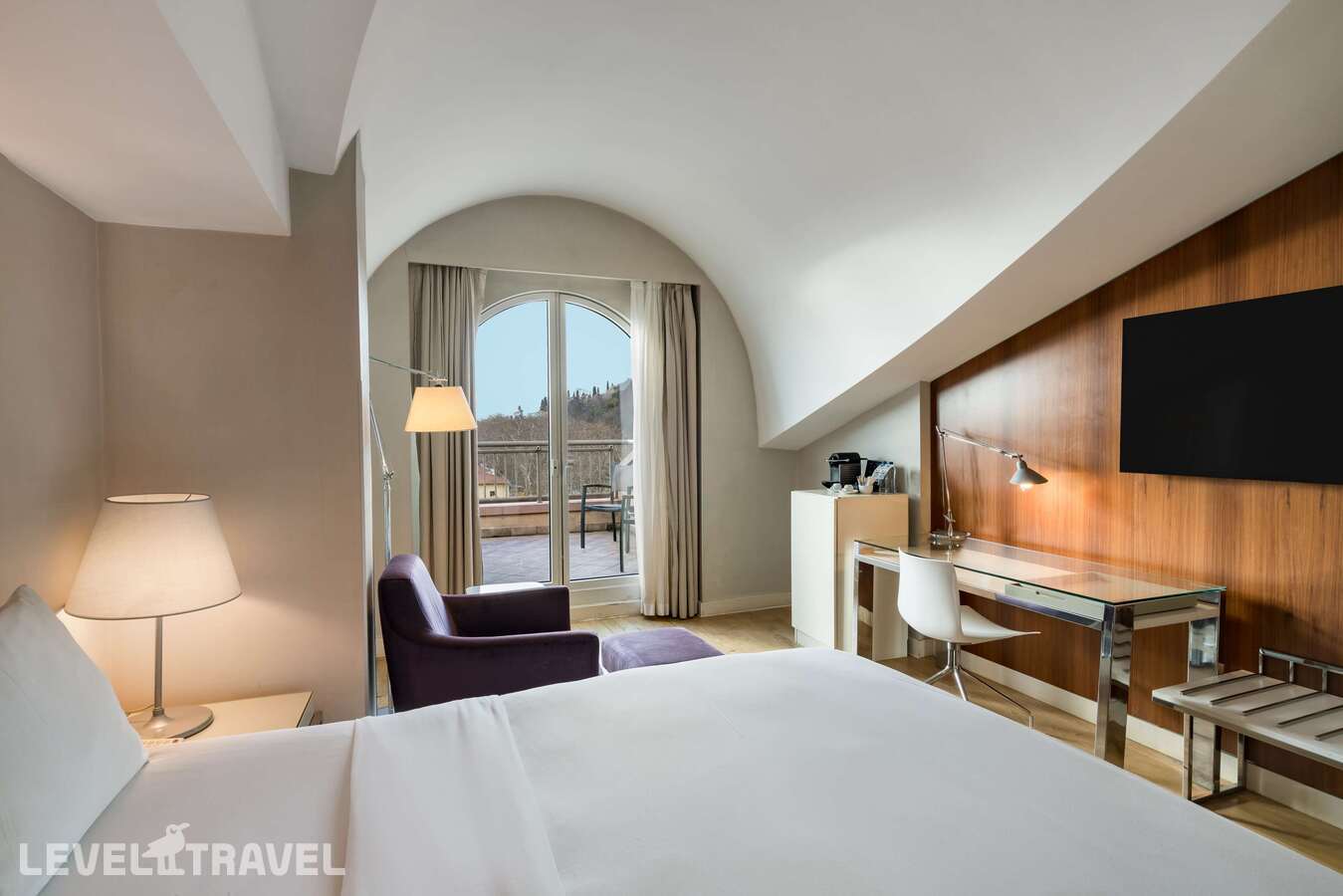 фотографии номера Премиум с террасой и боковым видом на море отеля Radisson Blu Bosphorus Hotel, Istanbul в Турция(Бешикташ) - фото №1