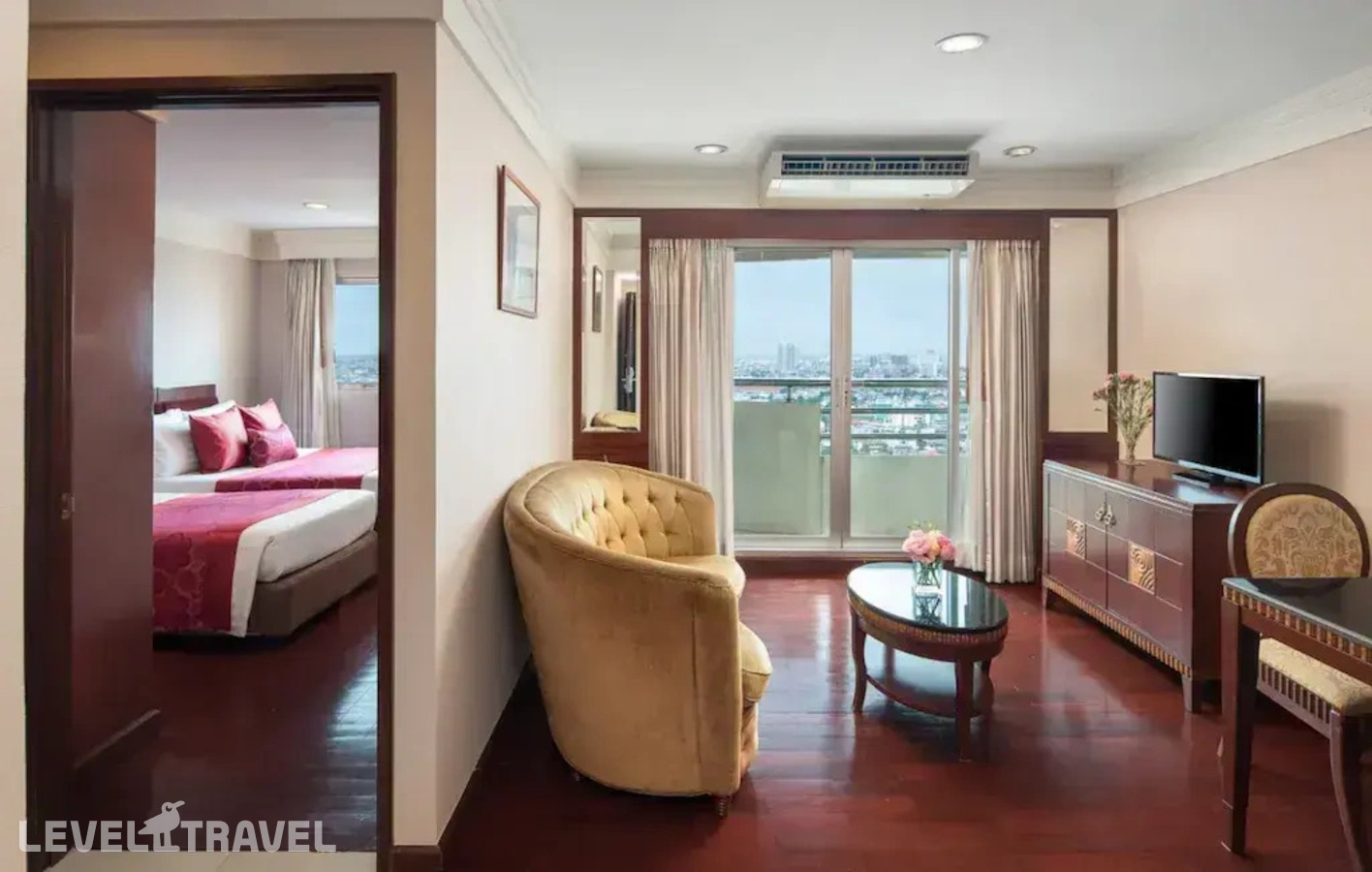 фотографии номера Люкс (2 комнаты) отеля Prince Palace Hotel Bangkok в Таиланд(Бангкок) - фото №1