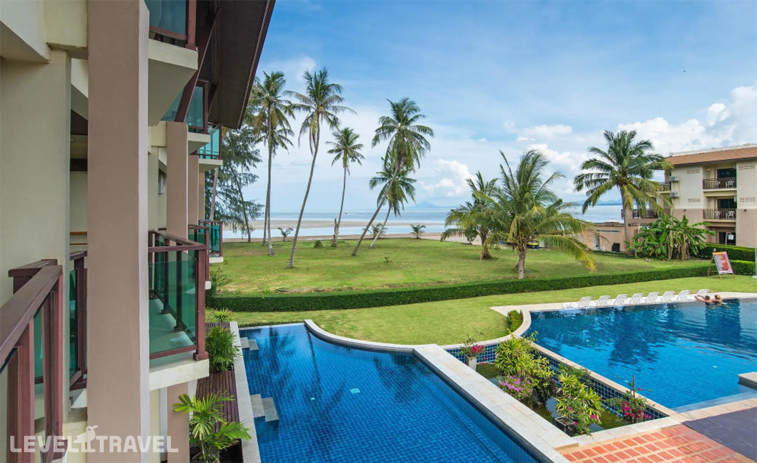 фотографии номера Делюкс с балконом отеля Lanta Pura Beach Resort в Таиланд(Ко Ланта) - фото №1