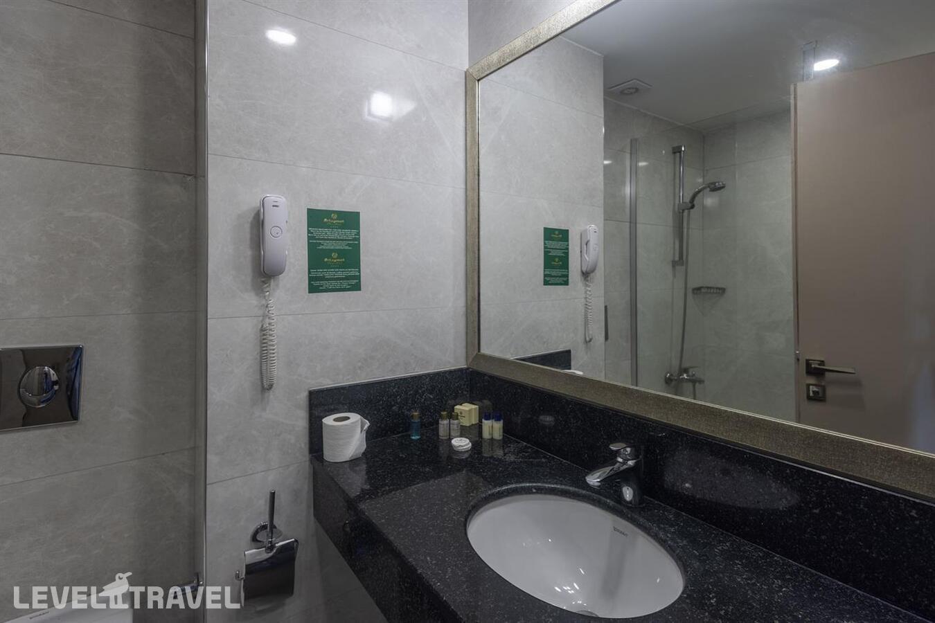 фотографии номера Размещение по прибытии (корпус Otem) отеля Ozkaymak Marina Hotel в Турция(Кемер - центр) - фото №3