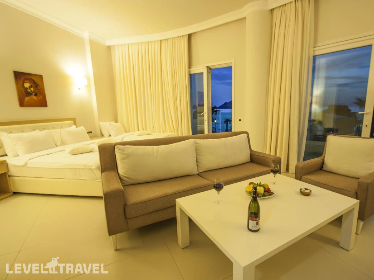 фотографии номера Люкс с видом на море отеля Dragut Point South Hotel в Турция(Тургутреис) - фото №1