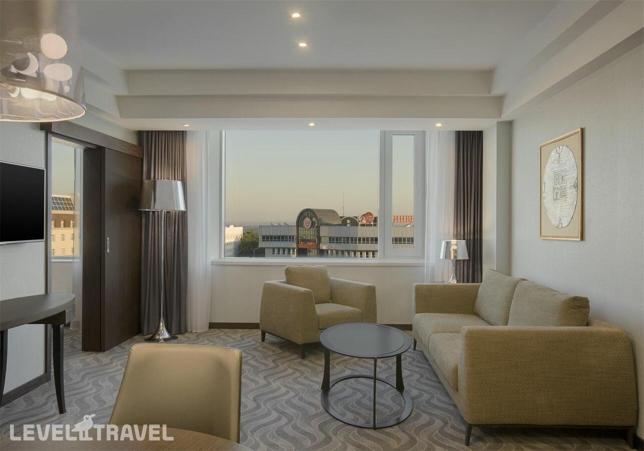 фотографии номера Люкс отеля Отель Crowne Plaza Уфа-Конгресс в Россия(Уфа) - фото №6