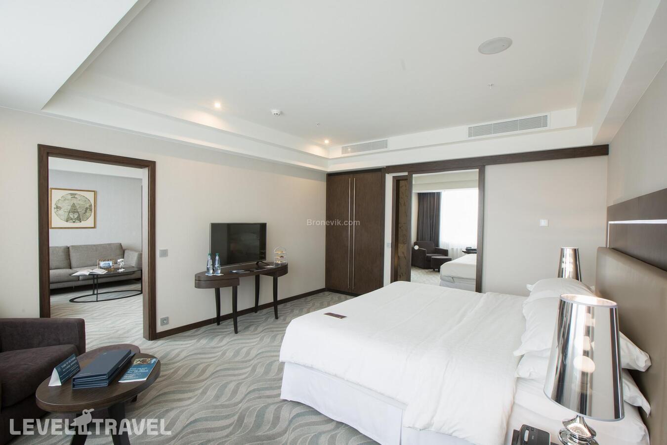 фотографии номера Люкс отеля Отель Crowne Plaza Уфа-Конгресс в Россия(Уфа) - фото №2