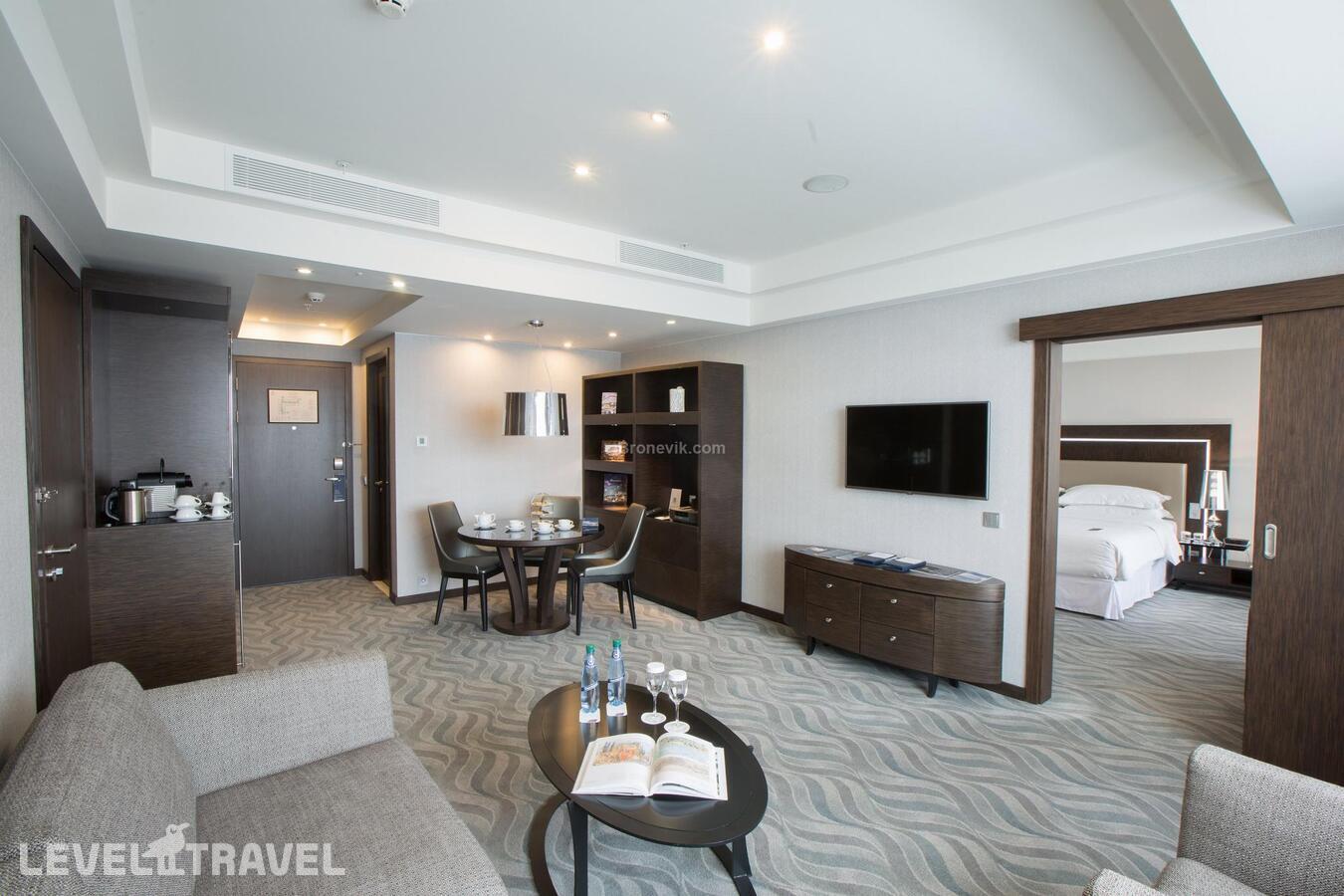 фотографии номера Люкс отеля Отель Crowne Plaza Уфа-Конгресс в Россия(Уфа) - фото №4