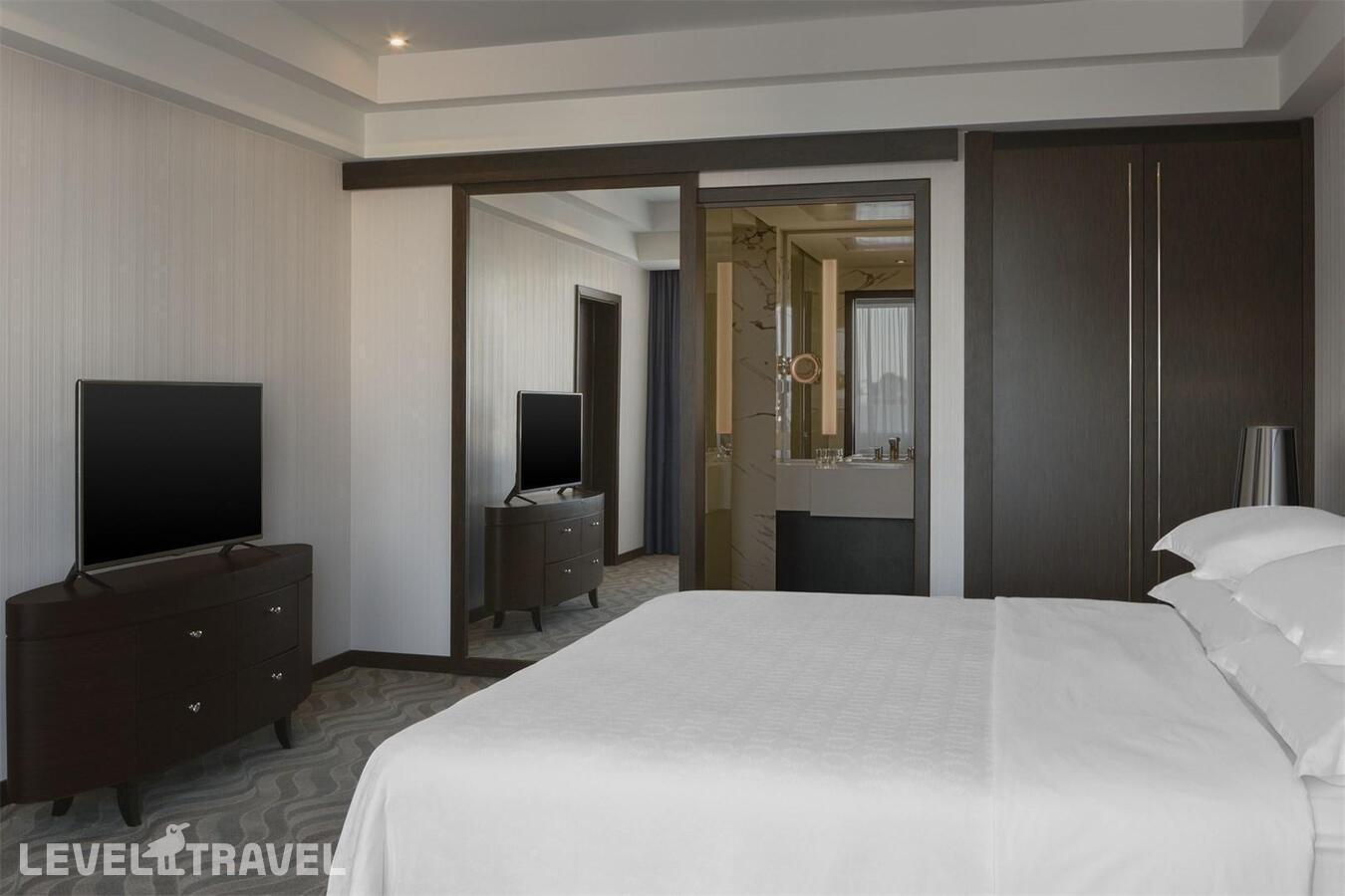 фотографии номера Люкс отеля Отель Crowne Plaza Уфа-Конгресс в Россия(Уфа) - фото №3