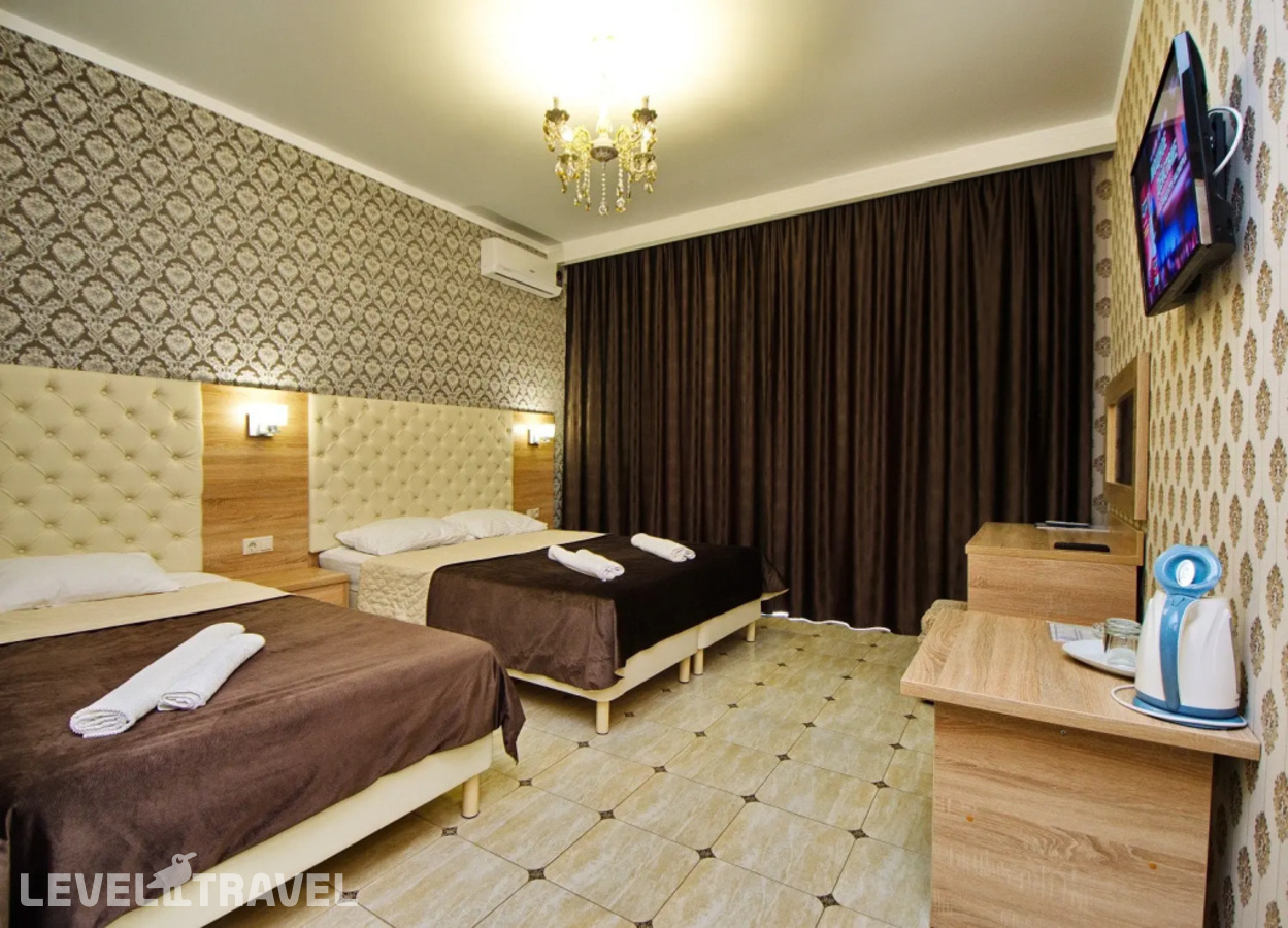 фотографии номера Четырёхместный номер Comfort с балконом отеля Отель Castro (Кастро) в Россия(Кабардинка) - фото №1