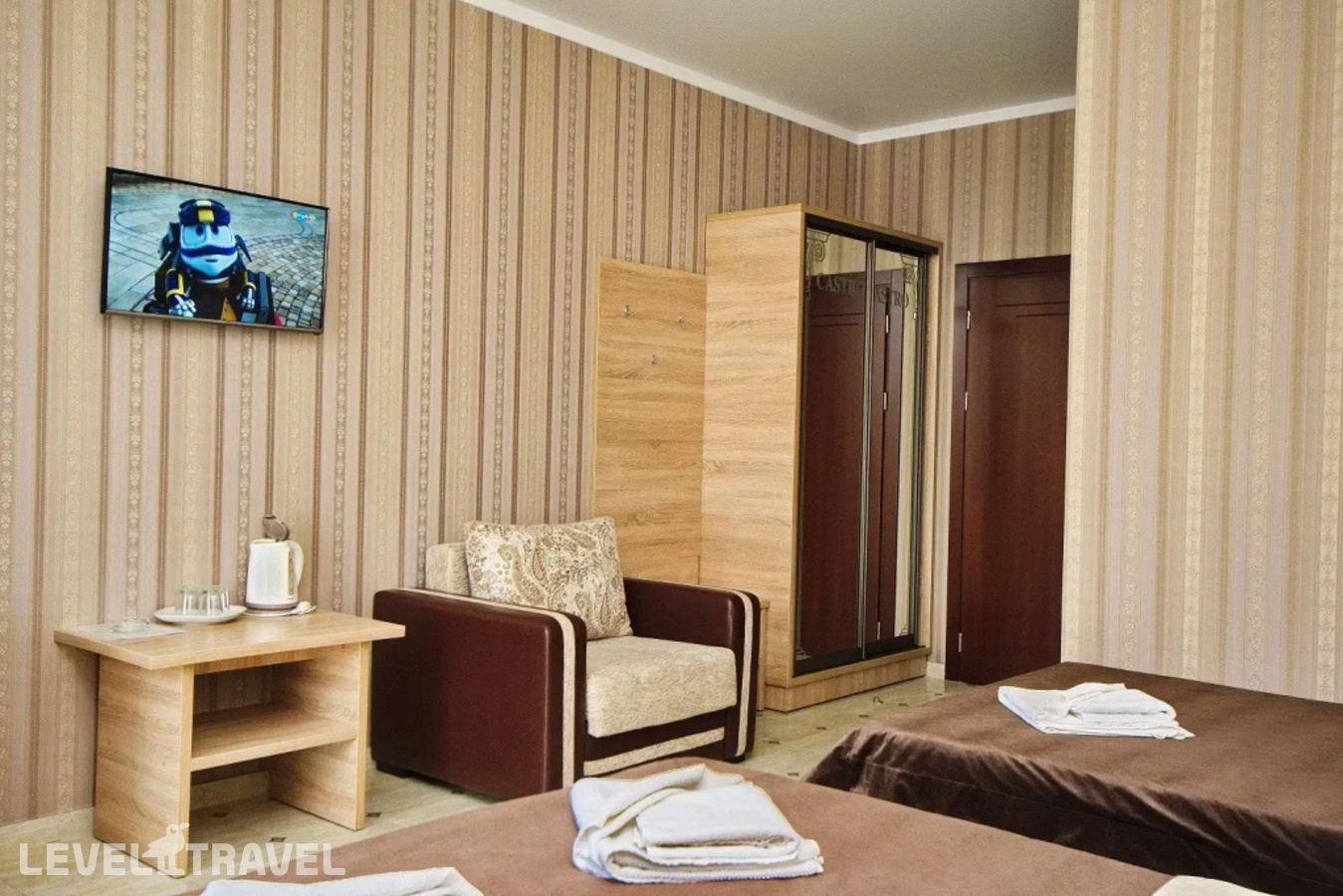 фотографии номера Четырёхместный номер Comfort с балконом отеля Отель Castro (Кастро) в Россия(Кабардинка) - фото №2