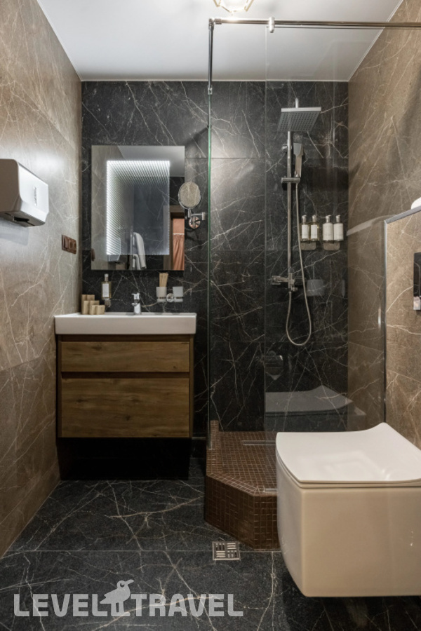 фотографии номера Делюкс с балконом (две односпальные кровати) отеля Stellar Collection Chalet hotel в Россия(Эсто-Садок) - фото №12