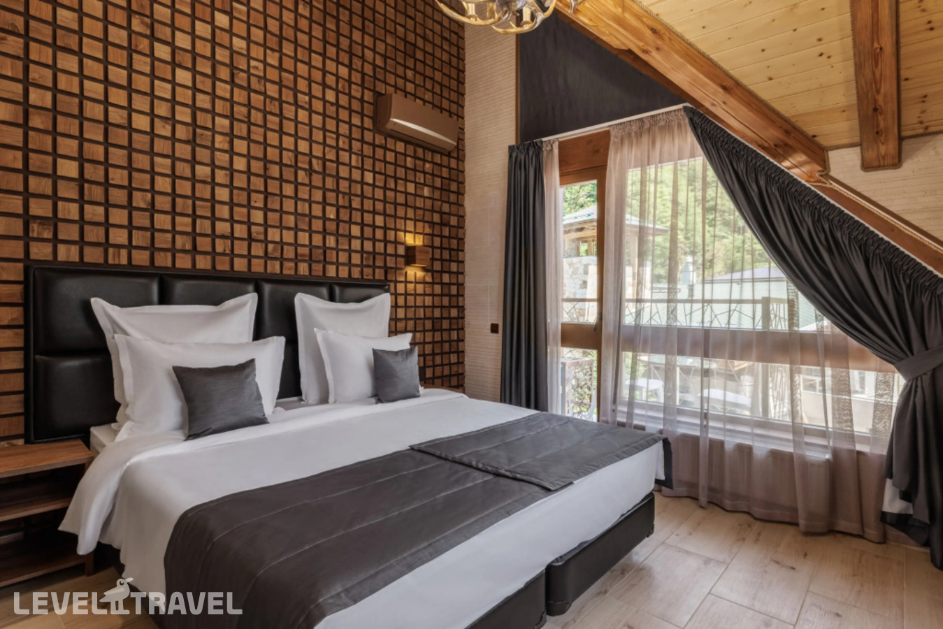 фотографии номера Делюкс с балконом (две односпальные кровати) отеля Stellar Collection Chalet hotel в Россия(Эсто-Садок) - фото №28