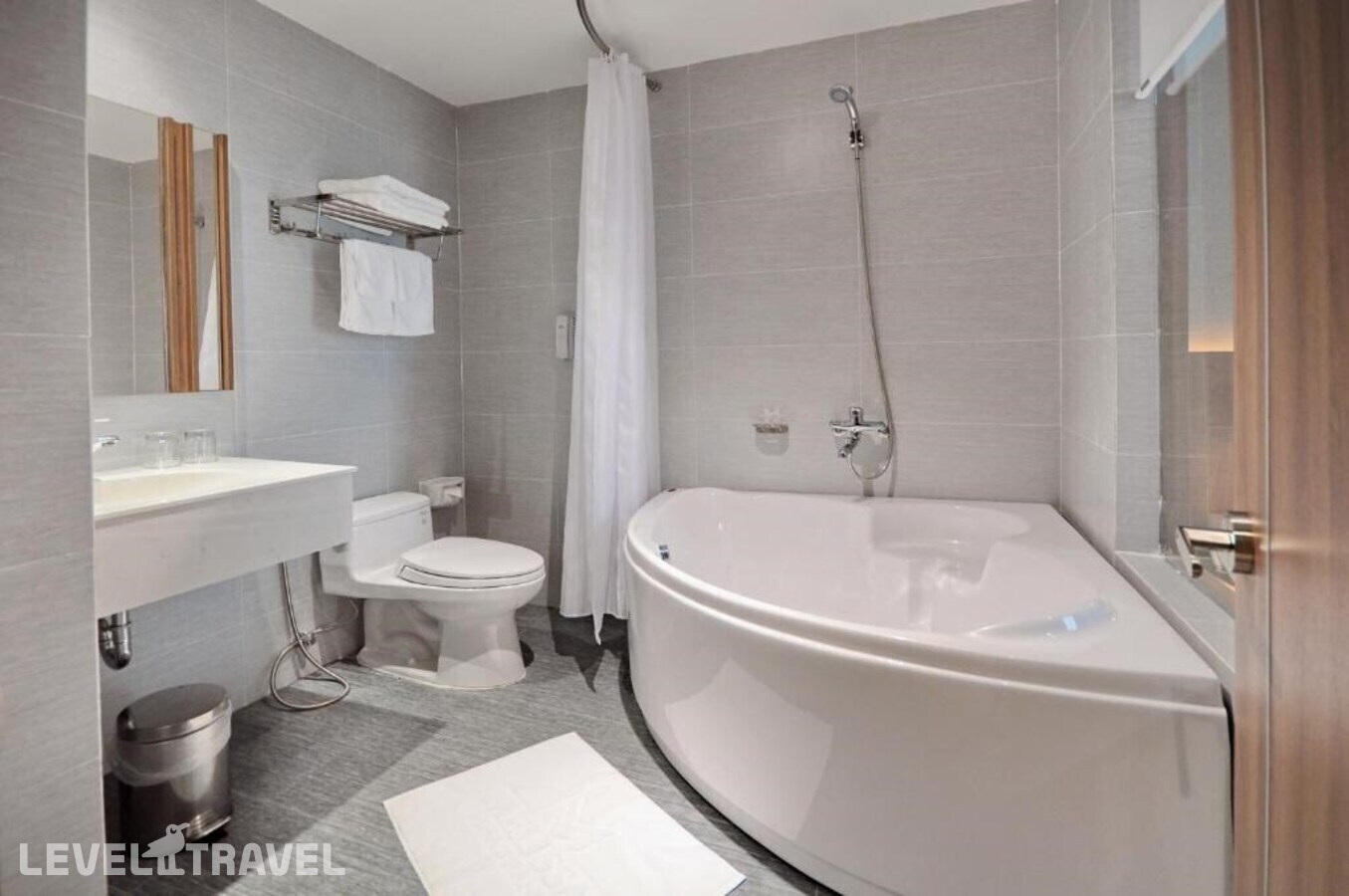 фотографии номера Делюкс Senior с видом на море (две односпальные кровати) отеля Melissa Hotel в Вьетнам(Нячанг) - фото №2