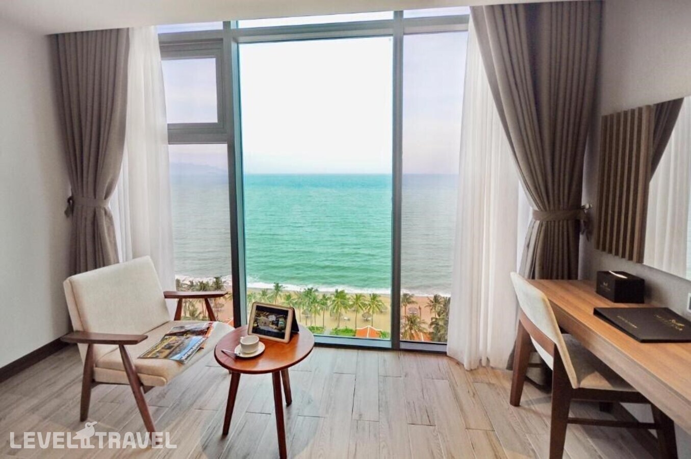 фотографии номера Делюкс Senior с видом на море (две односпальные кровати) отеля Melissa Hotel в Вьетнам(Нячанг) - фото №3