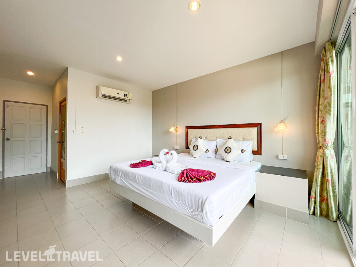 фотографии номера Делюкс с видом на бассейн отеля Tris Miracle Kata Beach Side в Таиланд(Ката Бич) - фото №2