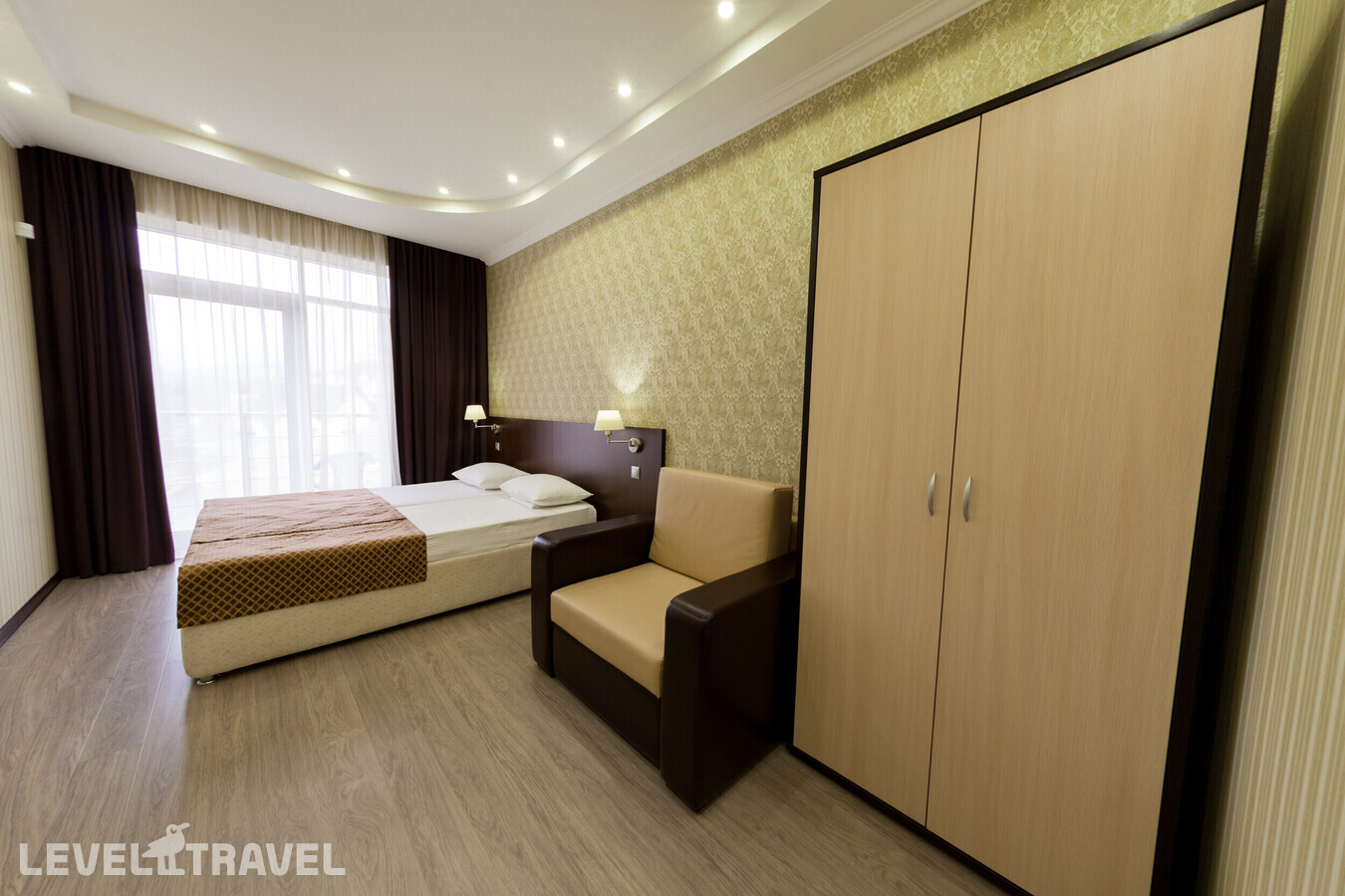 фотографии номера Трехместный с балконом отеля Encino Hotel в Россия(Адлер) - фото №2