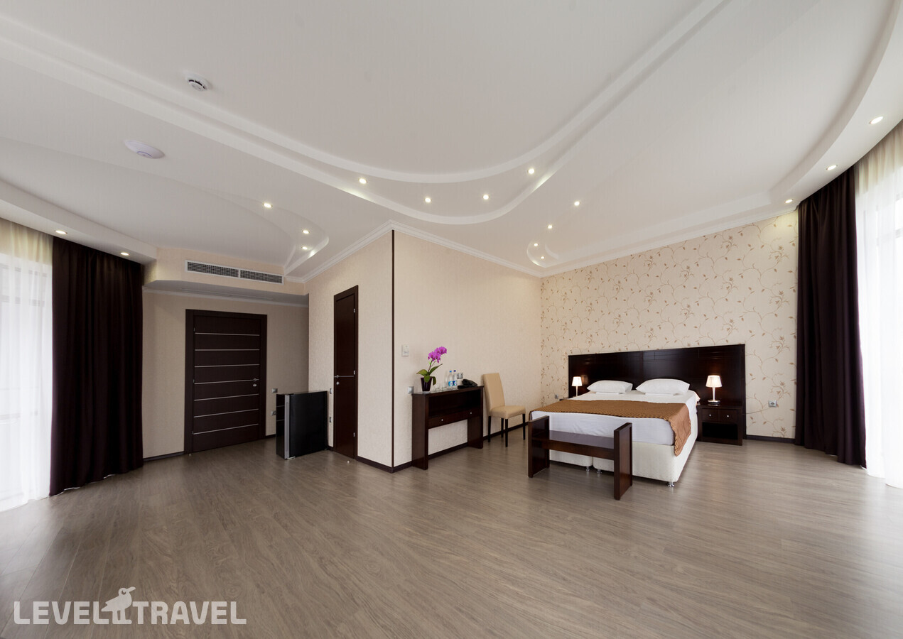 фотографии номера Люкс комфорт с видом на море отеля Encino Hotel в Россия(Адлер) - фото №1