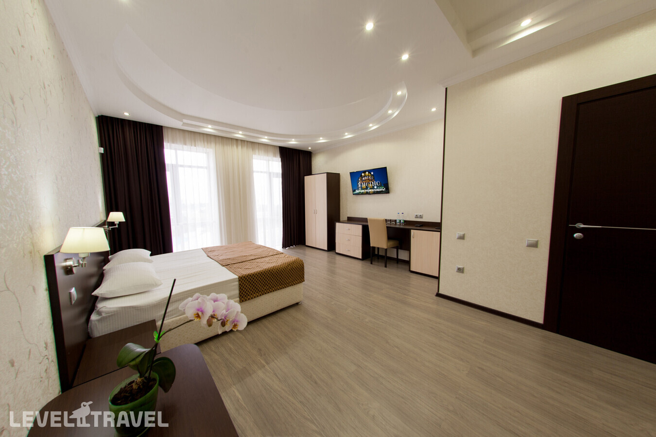 фотографии номера Люкс с видом на город отеля Encino Hotel в Россия(Адлер) - фото №2