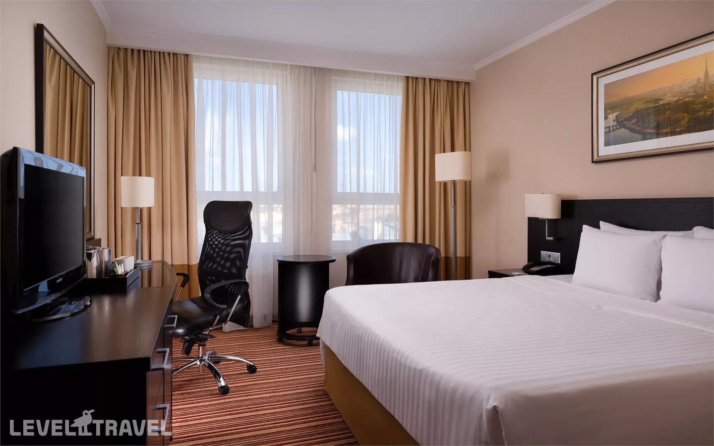 фотографии номера Номер Комфорт отеля Cort Inn Hotel & Conference Center (Ex. Courtyard Marriott St.Petersburg Center Hotel) в Россия(Адмиралтейский район) - фото №1