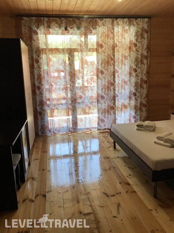 фотографии номера Стандартный плюс отеля Duglas (Дуглас) Hotel (Ex.Коттеджи На Кипарисовой) в Абхазия(Пицунда) - фото №2