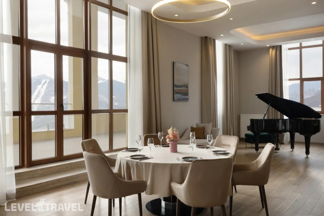 фотографии номера Президентский люкс с террасой (3 спальни) отеля Novotel Resort And Spa Krasnaya Polyana Sochi (Бывш. Горки Отель) в Россия(курорт Красная Поляна 960) - фото №3