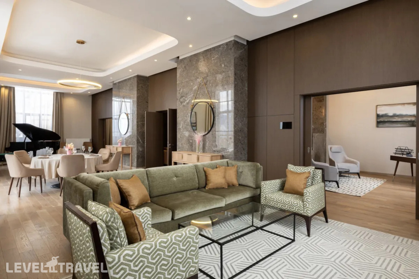 фотографии номера Президентский люкс с террасой (3 спальни) отеля Novotel Resort And Spa Krasnaya Polyana Sochi (Бывш. Горки Отель) в Россия(курорт Красная Поляна 960) - фото №2