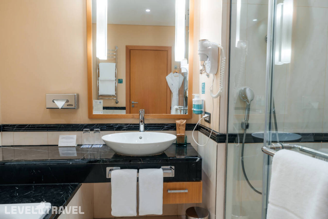 фотографии номера Улучшенный с видом на горы отеля Novotel Resort And Spa Krasnaya Polyana Sochi (Бывш. Горки Отель) в Россия(курорт Красная Поляна 960) - фото №5