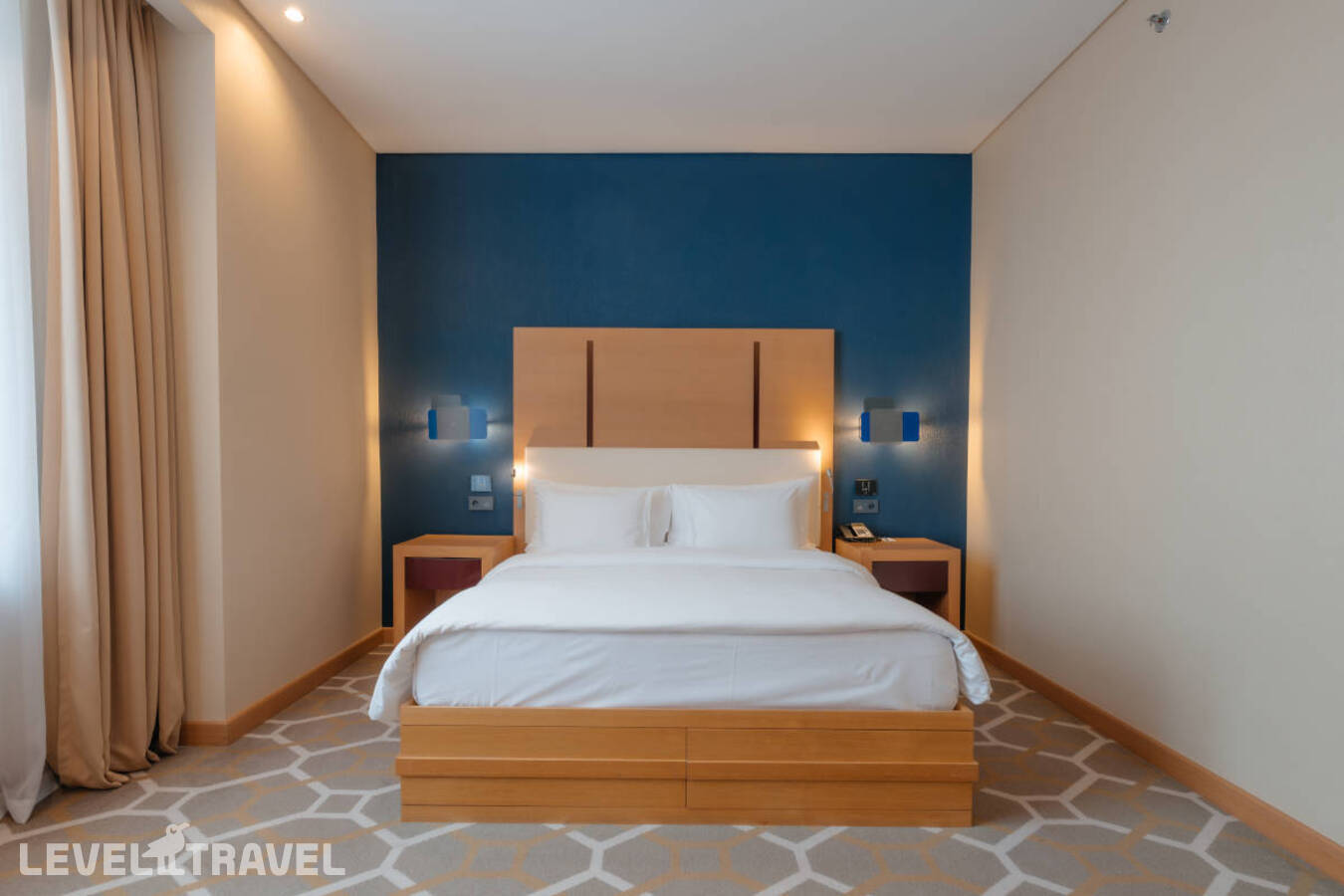 фотографии номера Улучшенный с видом на горы отеля Novotel Resort And Spa Krasnaya Polyana Sochi (Бывш. Горки Отель) в Россия(курорт Красная Поляна 960) - фото №2