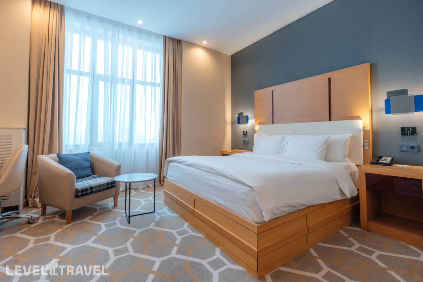 фотографии номера Улучшенный с боковым видом на горы отеля Novotel Resort And Spa Krasnaya Polyana Sochi (Бывш. Горки Отель) в Россия(курорт Красная Поляна 960) - фото №1