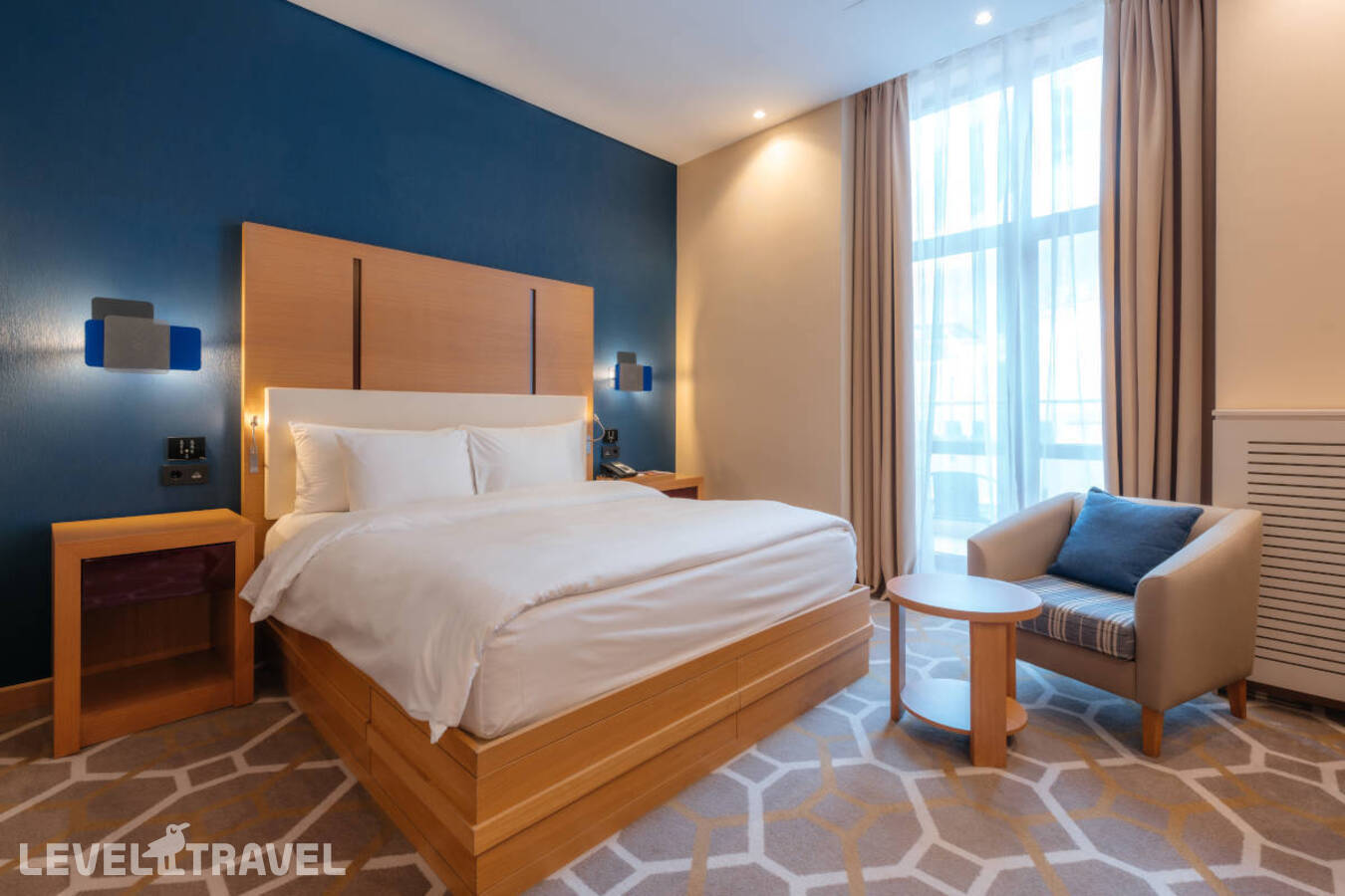 фотографии номера Улучшенный с видом на бассейн отеля Novotel Resort And Spa Krasnaya Polyana Sochi (Бывш. Горки Отель) в Россия(курорт Красная Поляна 960) - фото №1