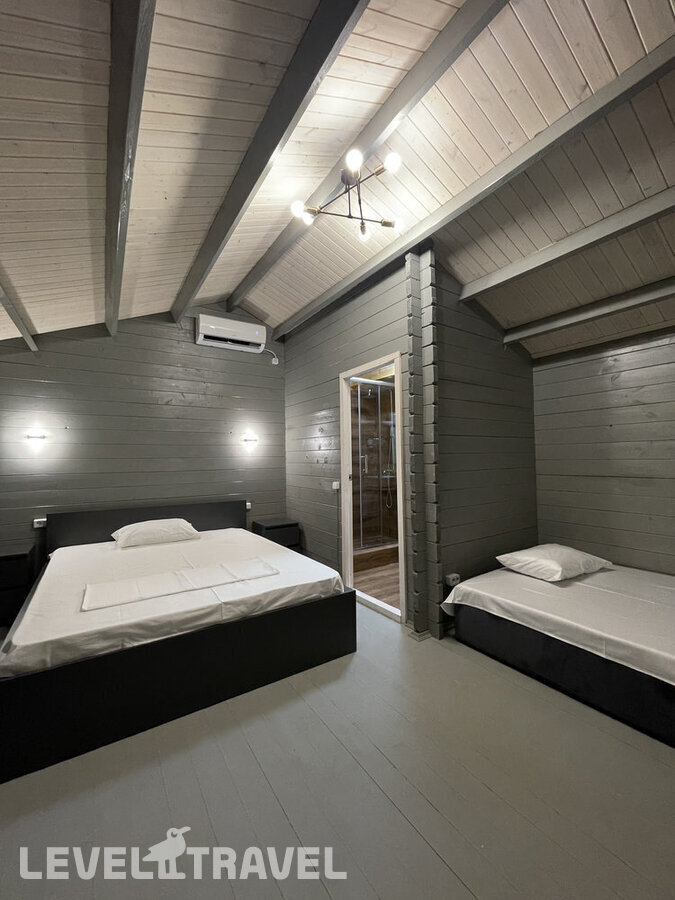 фотографии номера Коттедж с балконом отеля Белый (White Hotel) в Абхазия(Новый Афон) - фото №3