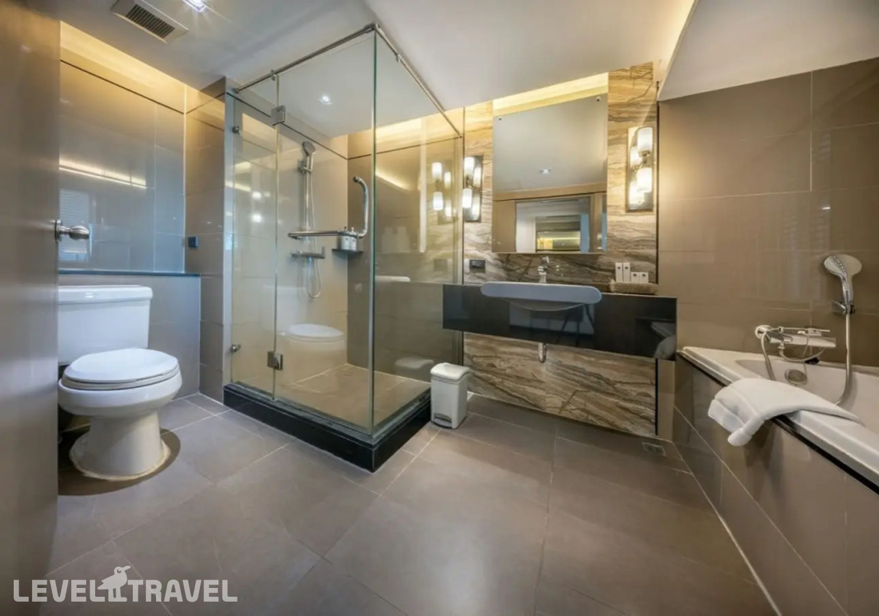 фотографии номера Двухместный номер Grand Deluxe (двуспальная кровать) отеля Royal Benja Hotel в Таиланд(Бангкок) - фото №6