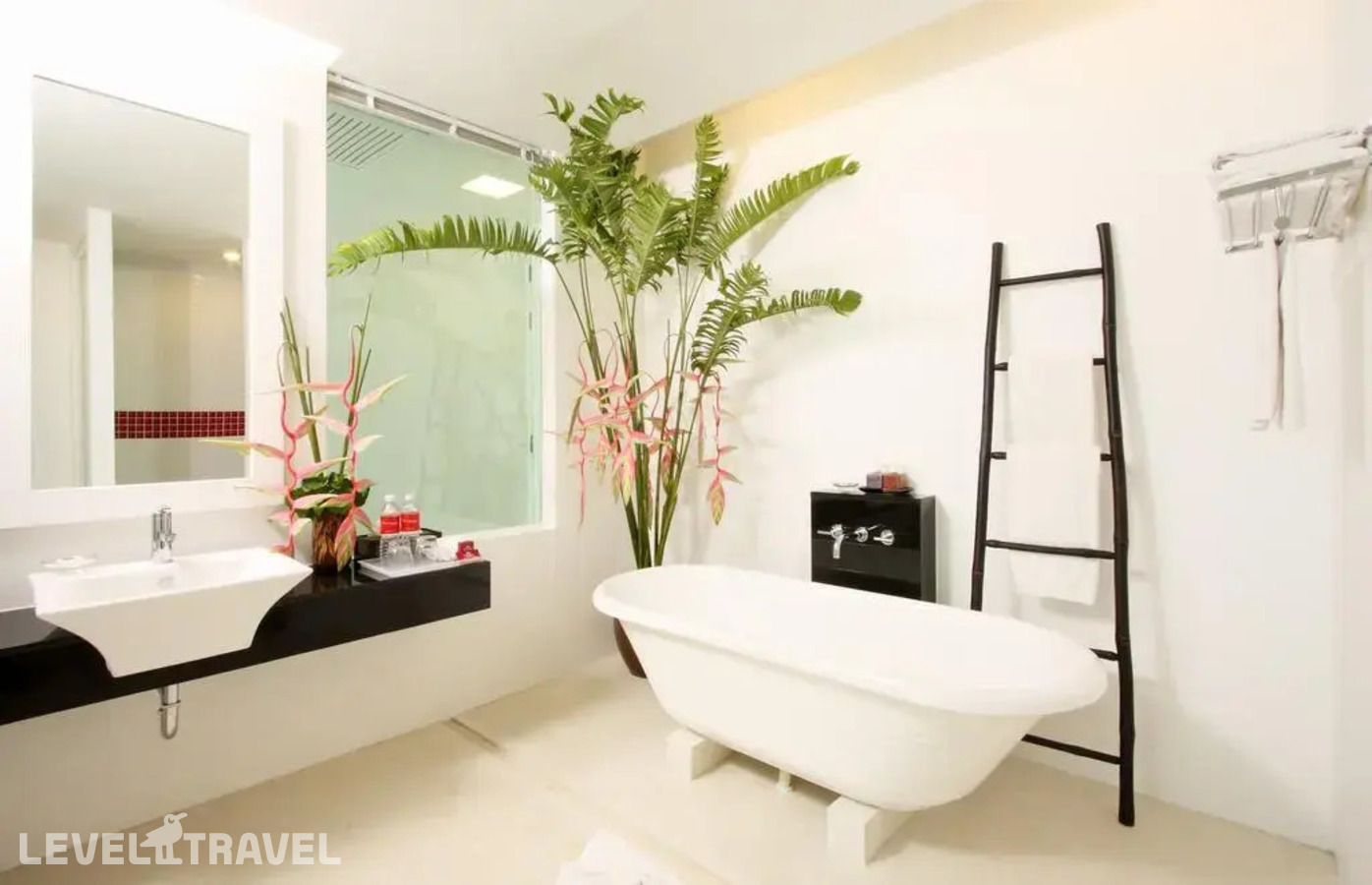 фотографии номера Номер Serene Wing Deluxe Family отеля The Old Phuket Karon Beach Resort в Таиланд(Карон Бич) - фото №7