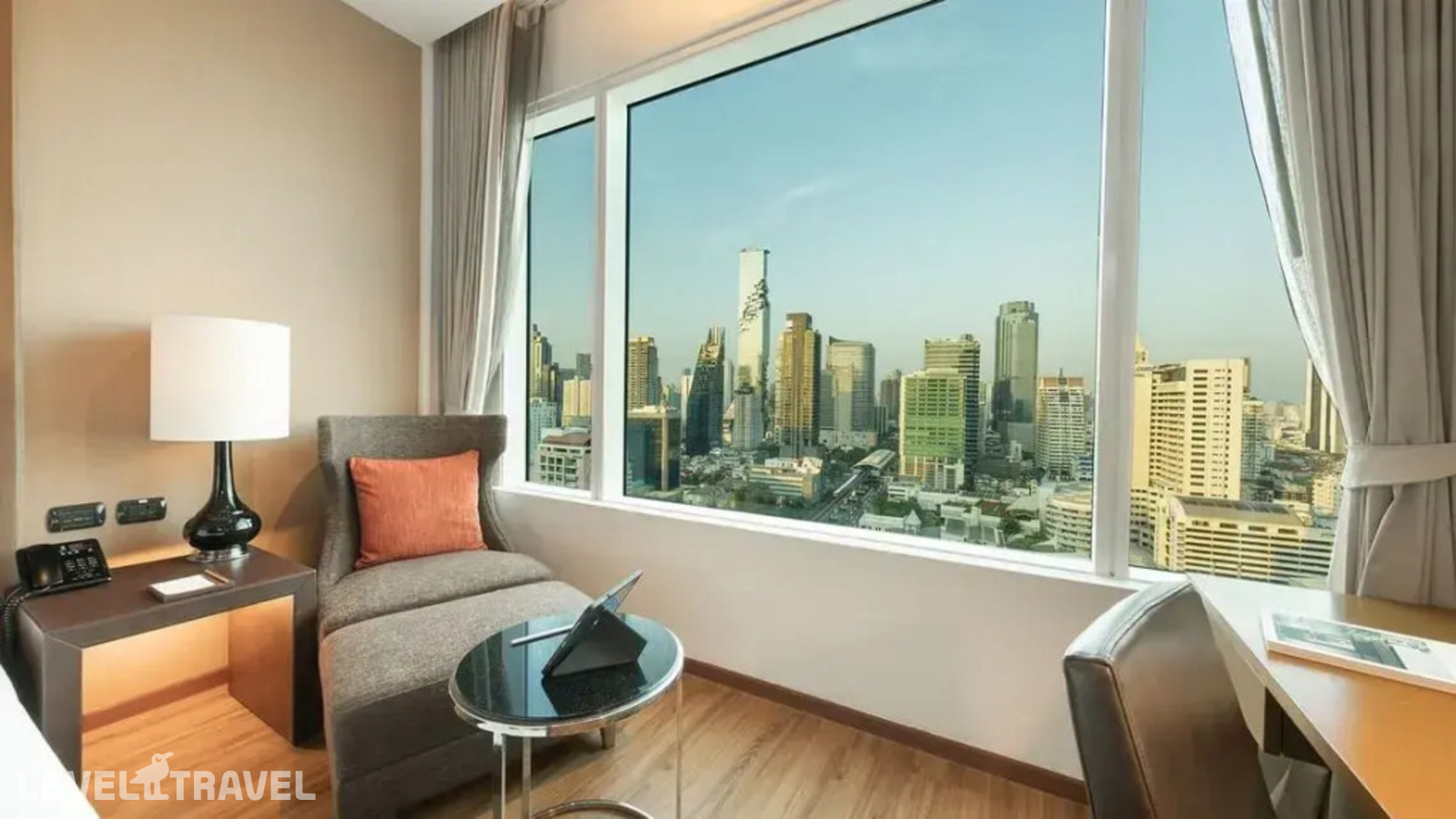 фотографии номера Двухместный номер Sky Executive Superior (двуспальная кровать) отеля Eastin Grand Hotel Sathorn в Таиланд(Бангкок) - фото №3