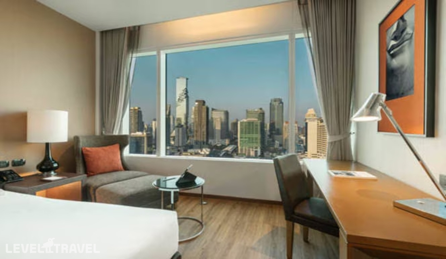 фотографии номера Двухместный номер Mahanakhon Sky Superior (двуспальная кровать) отеля Eastin Grand Hotel Sathorn в Таиланд(Бангкок) - фото №3