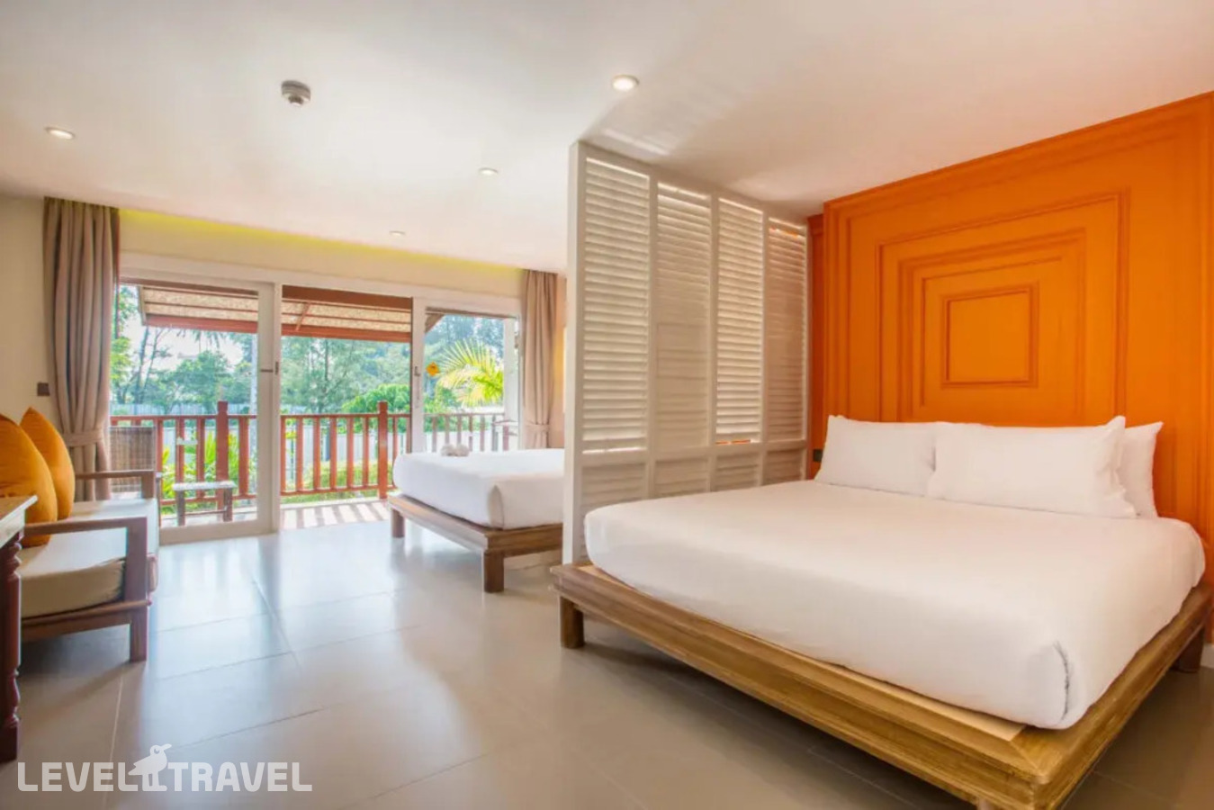 фотографии номера Гранд Делюкс с видом на сад отеля Arinara Beach Resort Phuket (Ex. Arinara Bangtao Beach Resort) в Таиланд(Банг Тао Бич) - фото №2
