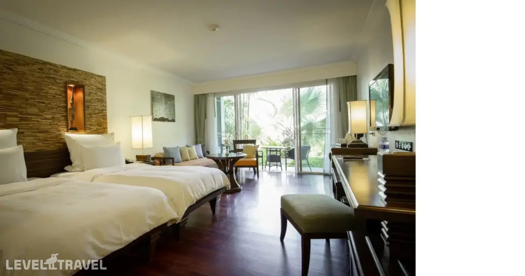 фотографии номера Четырёхместный номер семейный смежный Classic отеля Robinson Club Khao Lak (Ex.Pullman Katiliya Khao Lak) в Таиланд(Као Лак) - фото №1