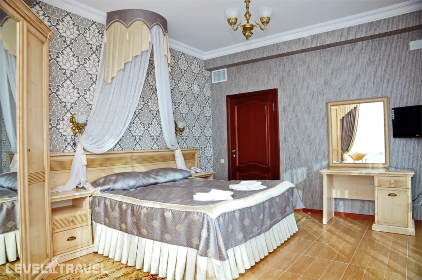 фотографии номера Двухместный Номер корпус Люкс Делюкс с балконом (двуспальная кровать) отеля Атлант в Россия(Адлер) - фото №1