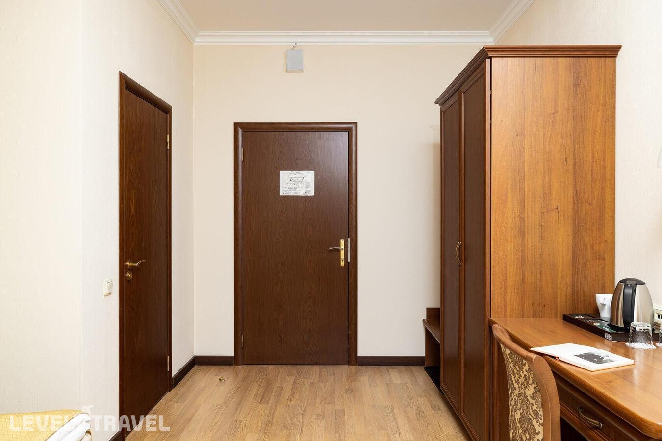 фотографии номера Улучшенный комфорт отеля Отель Атлантика в Россия(Центральный район) - фото №12