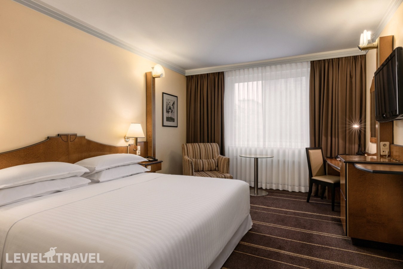 фотографии номера Номер Классический отеля Safmar Palace (Ex. Sheraton Palace Hotel Moscow) в Россия(Центральный административный округ (ЦАО)) - фото №3