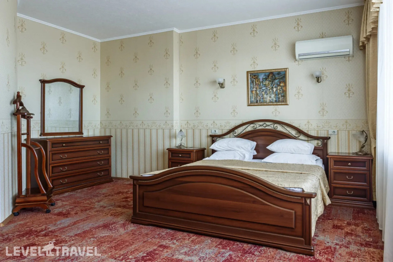 фотографии номера Двухместная студия Комфорт (двуспальная кровать) отеля Алмаз в Россия(Челябинск) - фото №11