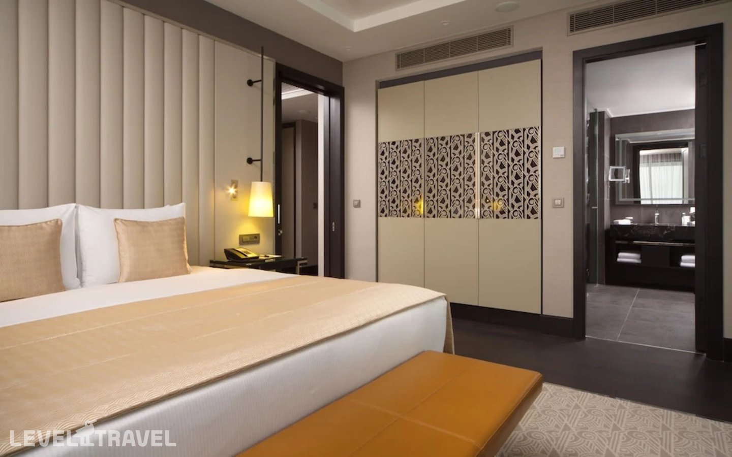 фотографии номера Люкс для дипломатов отеля Doubletree By Hilton в Беларусь(Минск) - фото №1