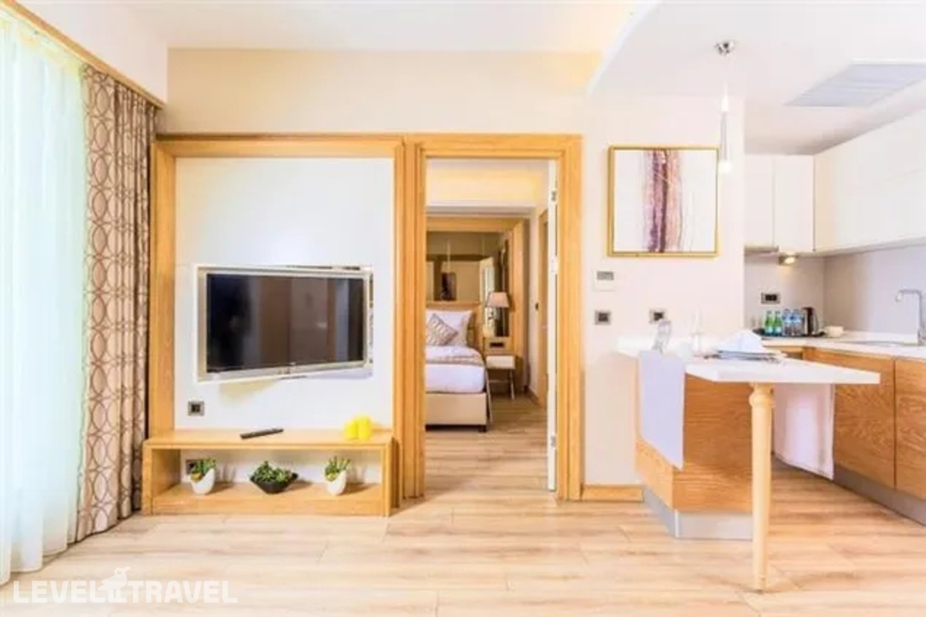 фотографии номера Люкс Panaromic 1+1 Comfort отеля Bof Hotels Ceo Suites Atasehir в Турция(Аташехир) - фото №2