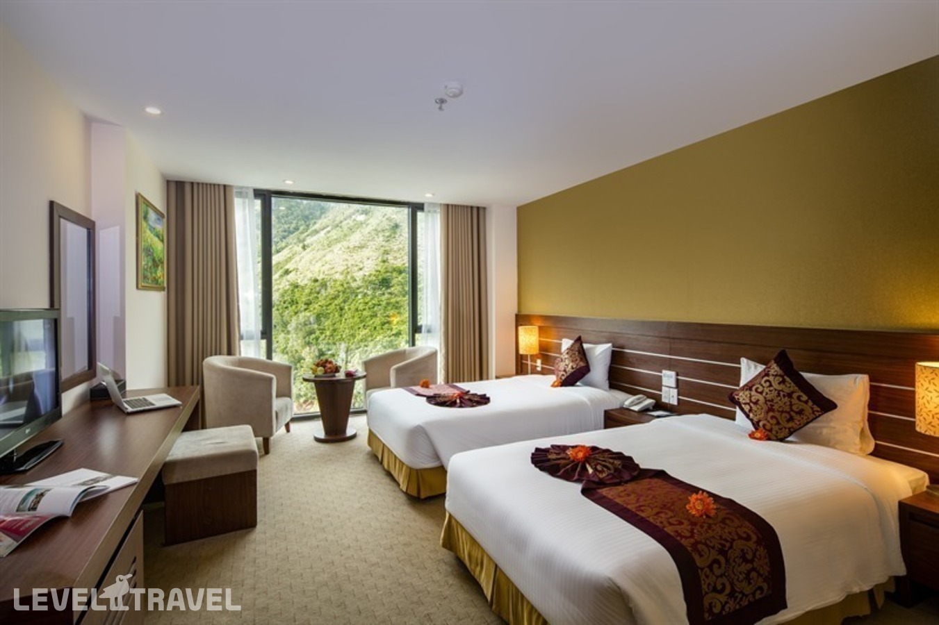 фотографии номера Делюкс с видом на горы отеля Muong Thanh Grand Nha Trang Hotel в Вьетнам(Нячанг) - фото №3