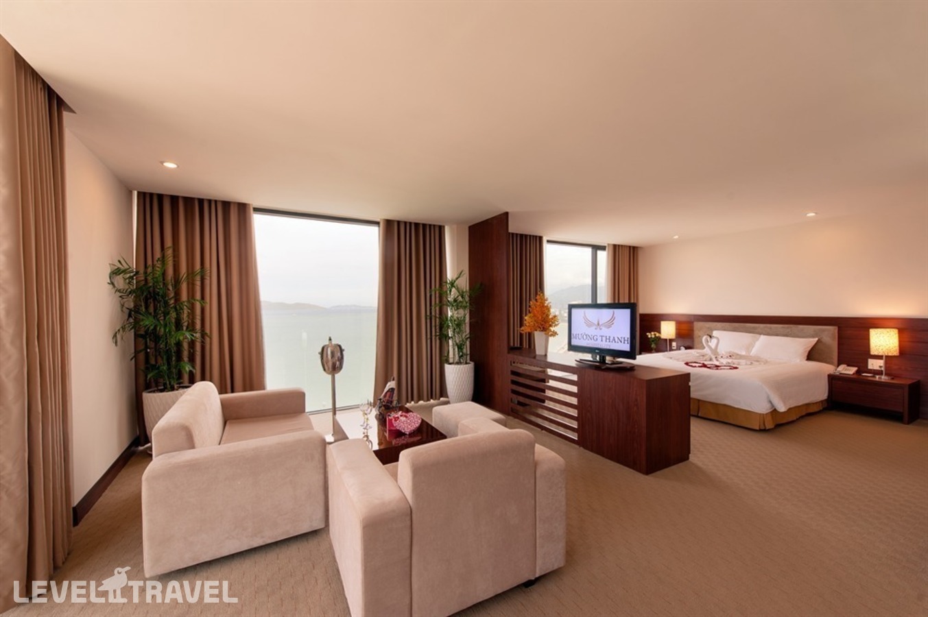 фотографии номера Представительский люкс отеля Muong Thanh Grand Nha Trang Hotel в Вьетнам(Нячанг) - фото №4